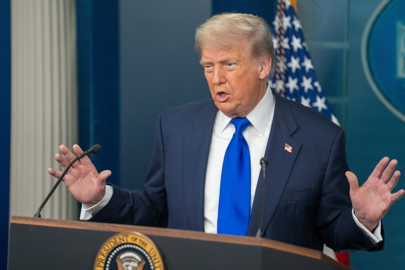 Tổng thống Mỹ Donald Trump phát biểu tại một cuộc họp báo ở Nhà Trắng. (Ảnh: THX/TTXVN)