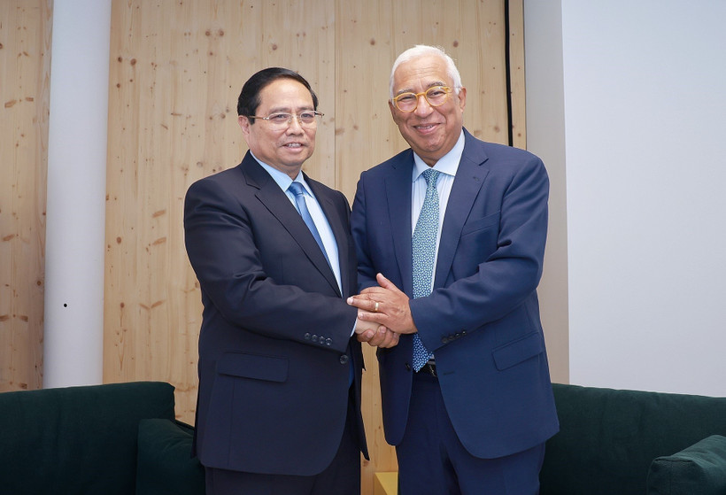 Thủ tướng Phạm Minh Chính gặp Chủ tịch Hội đồng châu Âu Antonio Costa. (Ảnh: Dương Giang/TTXVN)