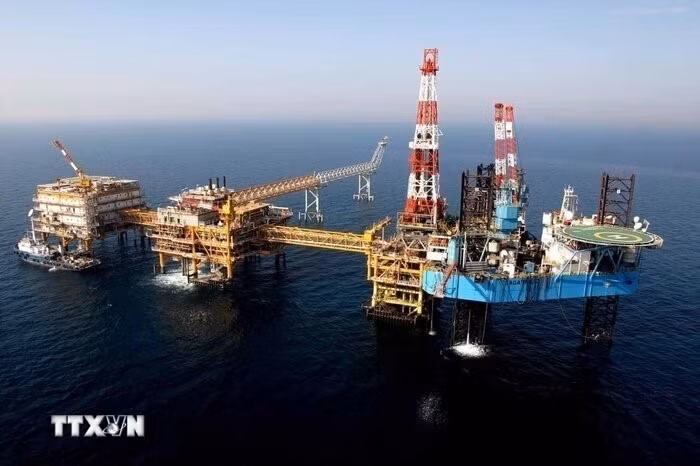 Mỏ khí đốt South Pars ở ngoài khơi thành phố Asaluyeh, miền Nam Iran. (Ảnh: IRNA/TTXVN)