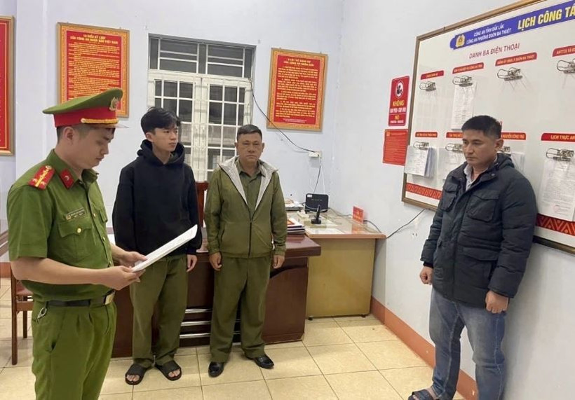 Đối tượng Nguyễn Huy Vũ, Giám đốc Công ty Trách nhiệm hữu hạn Đầu tư nông nghiệp Á Châu bị khởi tố, bắt tạm giam vì đã tổ chức sản xuất hơn 200 tấn lúa giống giả bán ra thị trường. (Ảnh: Công an Đắk Lắk)