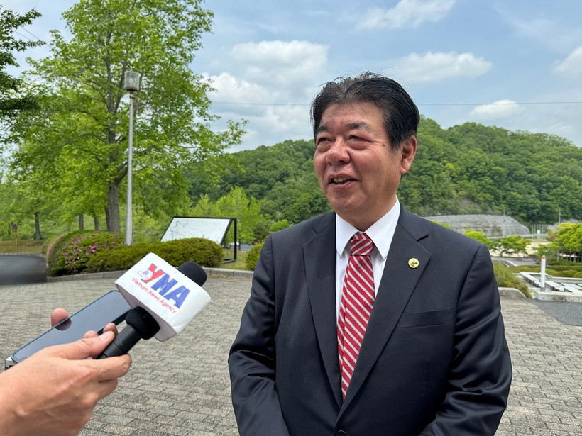 Ông Hagiwara Seiji, Thị trưởng Mimasaka trả lời phỏng vấn phóng viên TTXVN tại Nhật Bản. (Ảnh: Phạm Tuân/TTXVN)