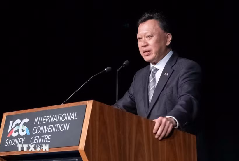 Ông Francis Wong OAM, Chủ tịch Diễn đàn Doanh nghiệp Australia-ASEAN (AABF), phát biểu tại một hội nghị xúc tiến đầu tư giữa Việt Nam và Australia. (Ảnh: TTXVN phát)