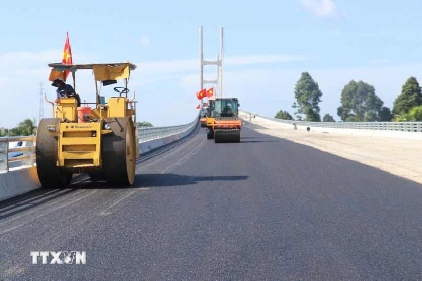 Tiến độ tổng thể đã hoàn thành được trên 99% khối lượng công việc được giao .(Ảnh: Công Trí/TTXVN)