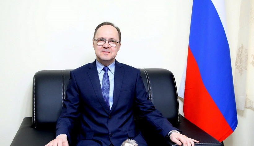 Đại sứ Liên bang Nga tại Việt Nam G.S.Bezdetko trả lời phỏng vấn báo chí. (Ảnh: Việt Đức/TTXVN)