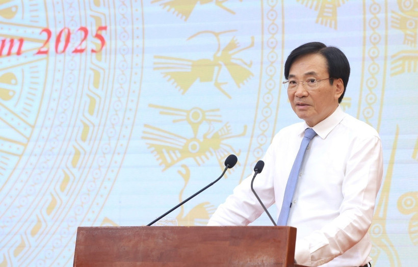 Ủy viên Trung ương Đảng, Bộ trưởng Chủ nhiệm Văn phòng Chính phủ Trần Văn Sơn phát biểu. (Ảnh: Tuấn Anh/TTXVN)