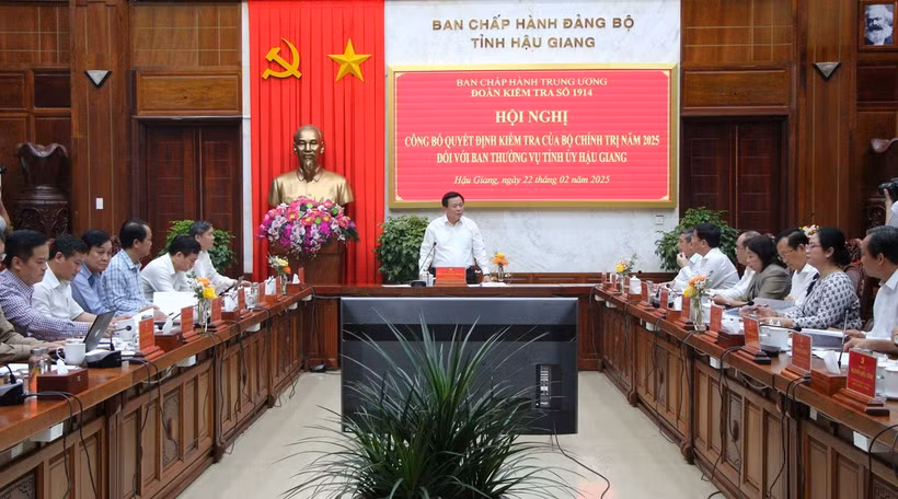 Hội nghị công bố Quyết định kiểm tra của Bộ Chính trị đối với Ban Thường vụ Tỉnh ủy Hậu Giang. (Ảnh: Nguyễn Hằng/TTXVN)