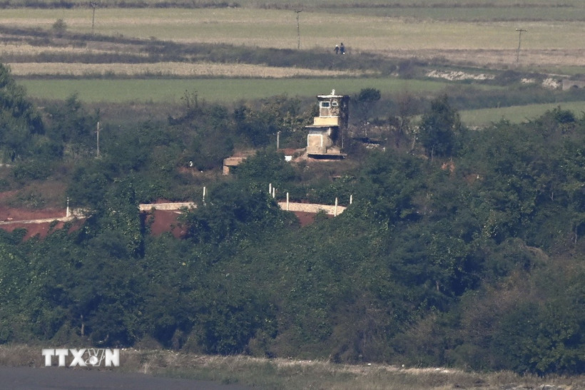 Hình ảnh cơ sở quân sự Triều Tiên thu nhận từ Đài quan sát thống nhất Odusan ở Paju, Hàn Quốc. (Nguồn: Kyodo/TTXVN)