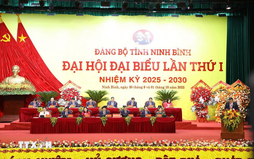 Đoàn Chủ tịch điều hành Đại hội. (Ảnh: Đức Phương/TTXVN)