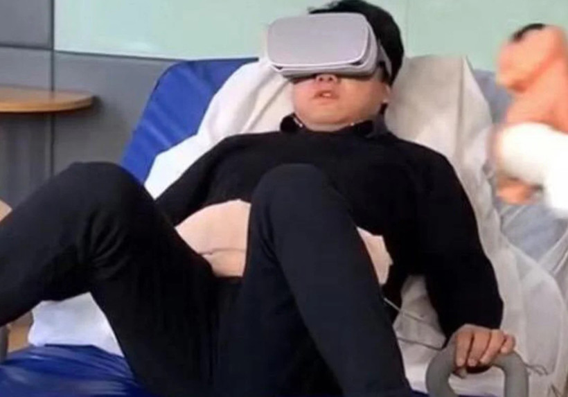 Một chàng trai ở Trung Quốc đã nhập viện và cắt bỏ một phần ruột non sau khi trải qua cơn đau chuyển dạ giả kéo dài ba giờ theo yêu cầu của bạn gái. (Nguồn: SCMP)