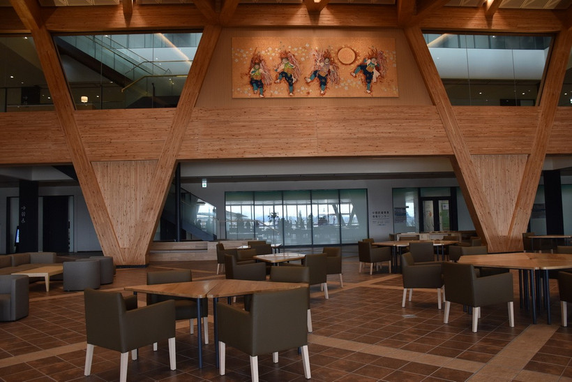 Hội trường đa năng ở giữa tầng một của tòa nhà CREVA Ookuma với sức chứa khoảng 200 người. (Ảnh: Nguyễn Tuyến/Vietnam+)