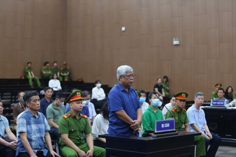 Cựu Thứ trưởng Bộ Tài nguyên và Môi trường Nguyễn Linh Ngọc tại phiên tòa. (Nguồn: Báo Công an nhân dân)