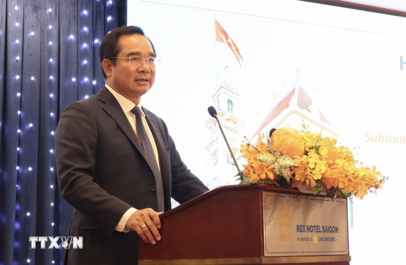 Ông Nguyễn Văn Được, Chủ tịch Ủy ban Nhân dân Thành phố Hồ Chí Minh, phát biểu tại Hội nghị. (Ảnh: Xuân Anh/TTXVN)