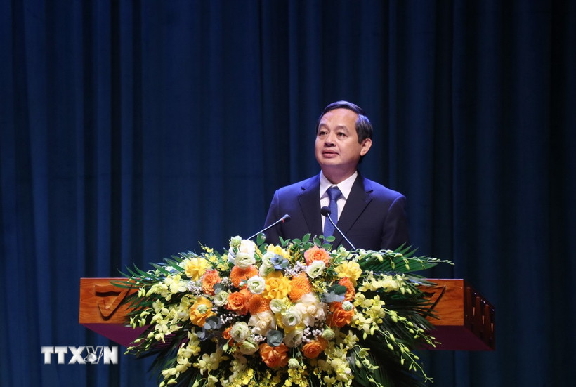 Tân Chủ tịch Ủy ban Nhân dân tỉnh Bắc Ninh Phạm Hoàng Sơn phát biểu nhận nhiệm vụ. (Ảnh: Thanh Thương/TTXVN)