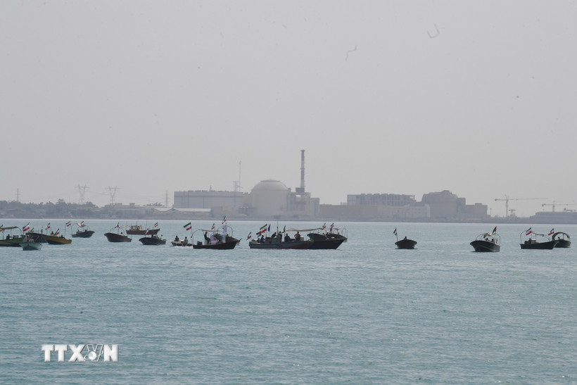 Tàu chiến của Lực lượng Vệ binh Cách mạng Hồi giáo Iran tại Vịnh Persian, gần Bushehr, Iran. (Nguồn: THX/TTXVN)