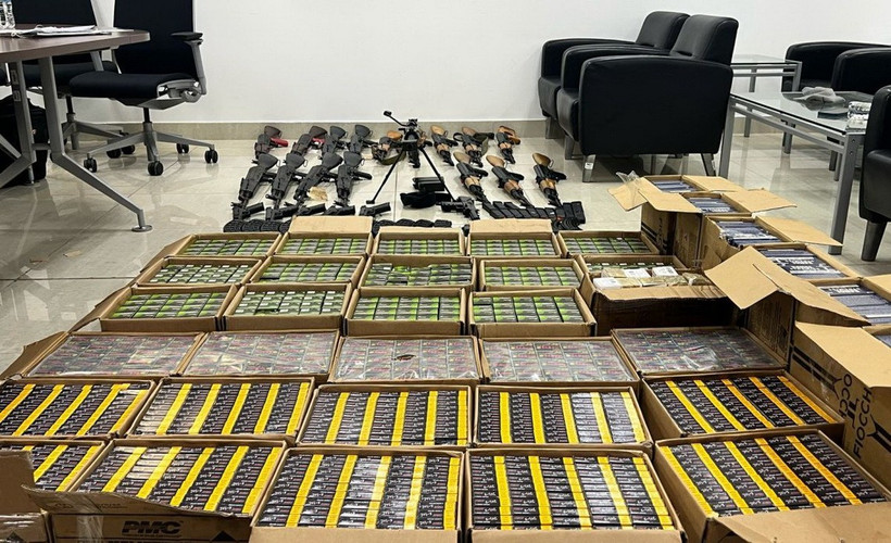 Chính quyền Cộng hòa Dominica vừa phát hiện và ngăn chặn một vụ vận chuyển vũ khí quy mô lớn từ Miami (Mỹ) đến Haiti. (Nguồn: Dominican Today)