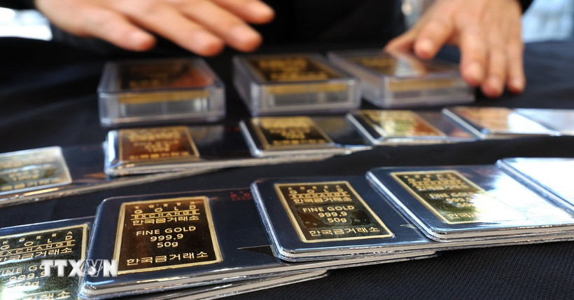 Vàng miếng được bán tại sàn giao dịch ở Seoul, Hàn Quốc. (Ảnh: Yonhap/TTXVN)