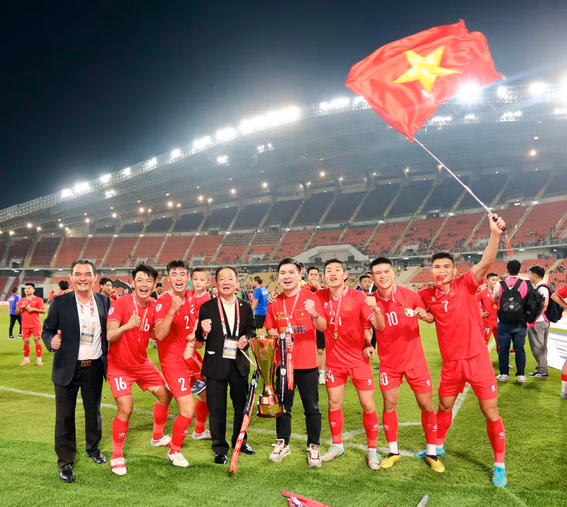 Thành lập năm 2006 thi đấu ở hạng Ba để rồi Hà Nội FC trở thành câu lạc bộ duy nhất trong lịch sử 130 năm bóng đá Việt Nam (1896-2025): 3 năm thăng 3 hạng. (Nguồn: Vietnam+)