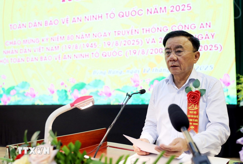 Ông Trần Cẩm Tú, Ủy viên Bộ Chính trị, Thường trực Ban Bí thư phát biểu tại Ngày hội. (Ảnh: Thế Duyệt/TTXVN)