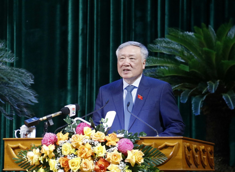 Phó Thủ tướng Thường trực Chính phủ Nguyễn Hòa Bình phát biểu tại buổi tiếp xúc cử tri tỉnh Bắc Ninh. (Ảnh: Đồng Thúy/TTXVN)