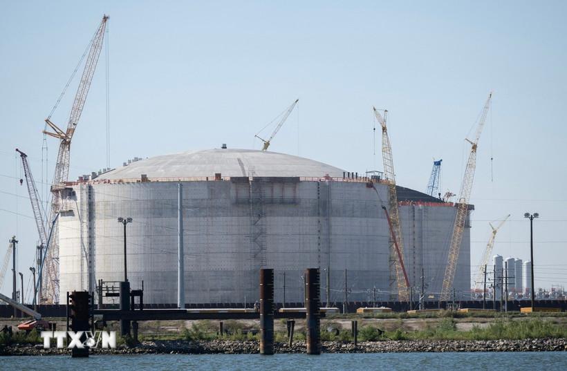 Nhà máy khí đốt tự nhiên hóa lỏng (LNG). (Ảnh: AFP/TTXVN)