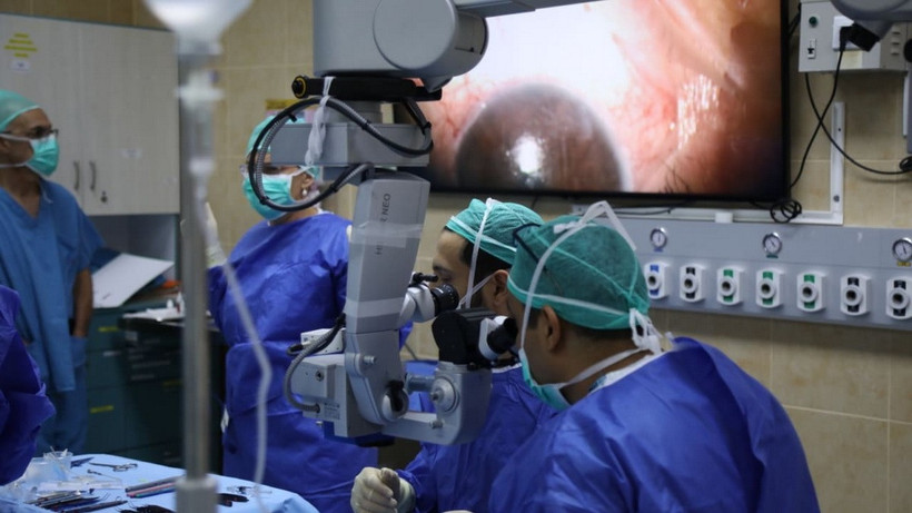 Đội ngũ phẫu thuật thực hiện ca cấy ghép tại Bệnh viện Rambam ở Haifa. (Nguồn: Trung tâm Y tế Rambam)