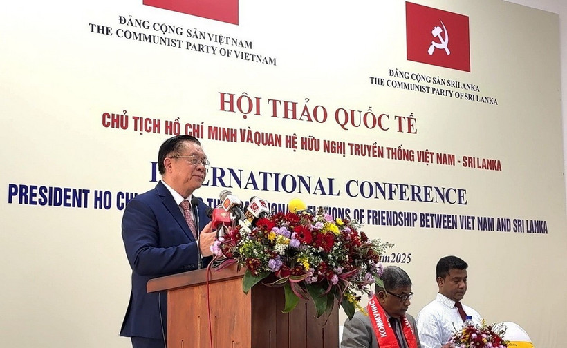 Trưởng Ban Tuyên giáo và Dân vận Trung ương Nguyễn Trọng Nghĩa phát biểu tại hội thảo "Chủ tịch Hồ Chí Minh và quan hệ truyền thống Việt Nam-Sri Lanka." (Ảnh: Ngọc Thúy/TTXVN)