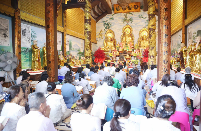 Quang cảnh Lễ Cầu an - Cầu Quốc thái dân an tại Chùa Phật Tích thủ đô Vientiane. (Ảnh: Xuân Tú/TTXVN)