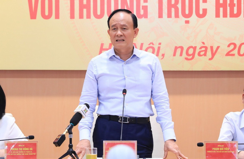 Chủ tịch Hội đồng Nhân dân thành phố Hà Nội, Phó Trưởng đoàn Đại biểu Quốc hội thành phố Hà Nội Nguyễn Ngọc Tuấn phát biểu tại hội nghị. (Ảnh: TTXVN phát)