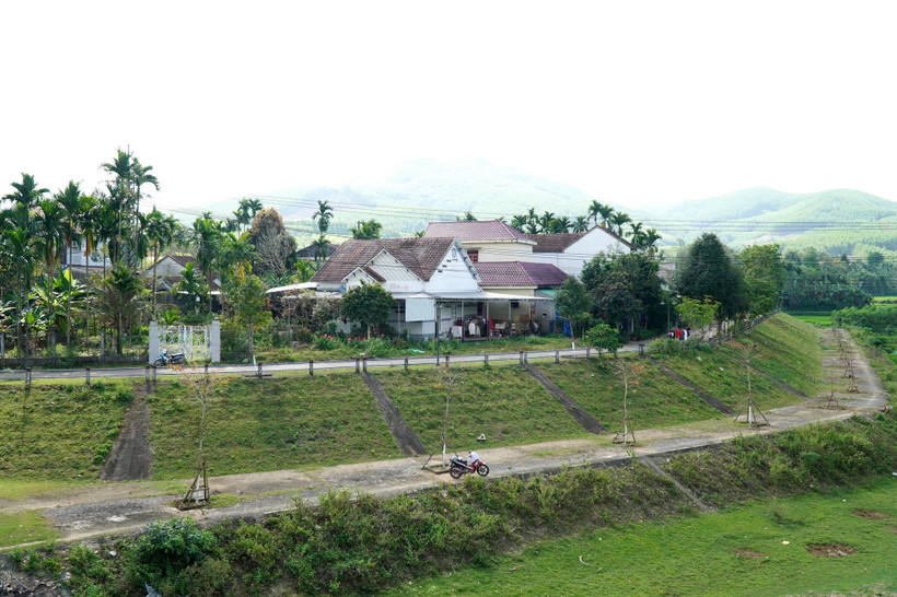 Xã Ba Tơ đang trên đà phát triển, giàu mạnh. (Ảnh: Lê Phước Ngọc/TTXVN)