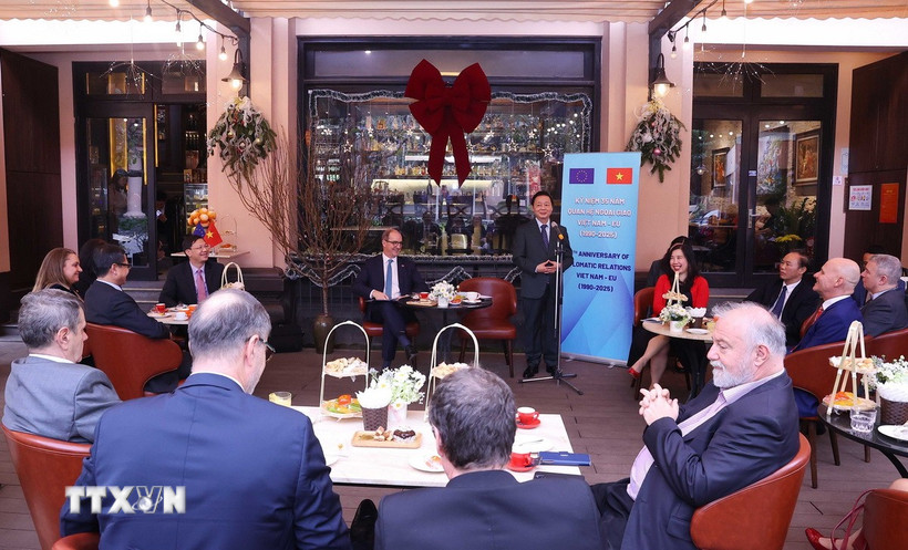 Quang cảnh buổi tiếp của Phó Thủ tướng Trần Hồng Hà với các Đại sứ, Đại biện Liên minh châu Âu và các nước thành viên. (Ảnh: Văn Điệp/TTXVN)