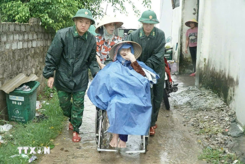 Thanh Hóa di dời khẩn cấp người dân tránh bão số 5 đổ bộ. (Nguồn: TTXVN phát)