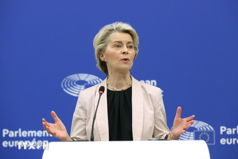 Chủ tịch Ủy ban châu Âu Ursula von der Leyen phát biểu tại Strasbourg, Pháp. (Ảnh: THX/TTXVN)