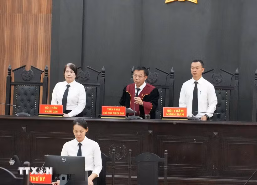 Tòa án Nhân dân tỉnh Đắk Lắk tuyên án các bị cáo. (Ảnh: Ngọc Minh/TTXVN)