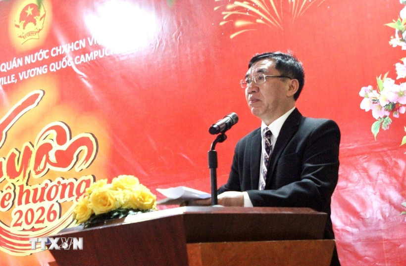 Tổng Lãnh sự Việt Nam tại tỉnh Preah Sihanouk Lại Xuân Chiến phát biểu tại chương trình. (Ảnh: Quang Anh/TTXVN)