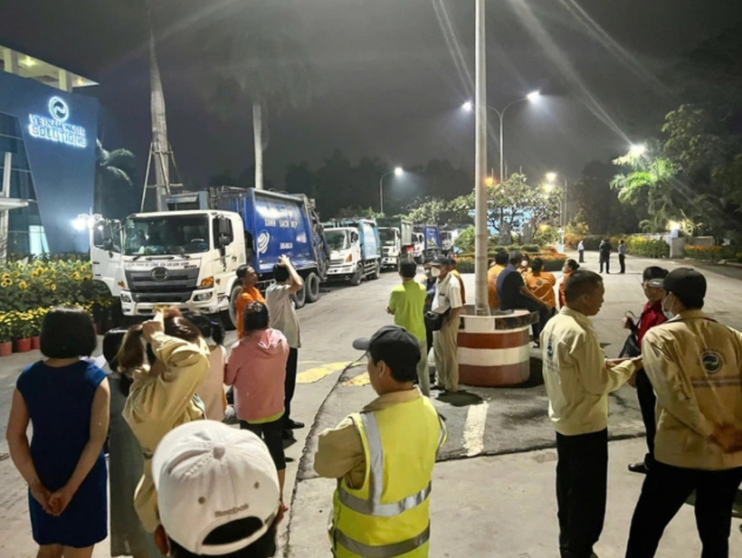 Ủy ban Nhân dân Thành phố Hồ Chí Minh yêu cầu Công ty Trách nhiệm hữu hạn Xử lý chất thải rắn Việt Nam (VWS) làm rõ tình trạng công nhân ngưng làm việc ngày 23/1. (Nguồn: Báo Người Lao Động)