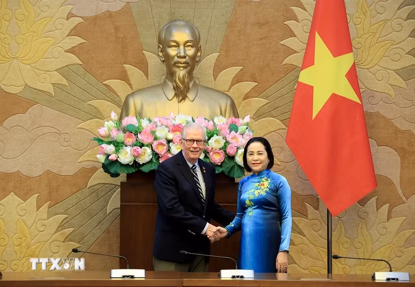 Phó Chủ tịch Quốc hội Nguyễn Thị Thanh và Chủ tịch Ủy ban Giáo dục và Lực lượng Lao động Hạ viện Hoa Kỳ Tim Walberg. (Ảnh: Tuấn Anh/TTXVN)