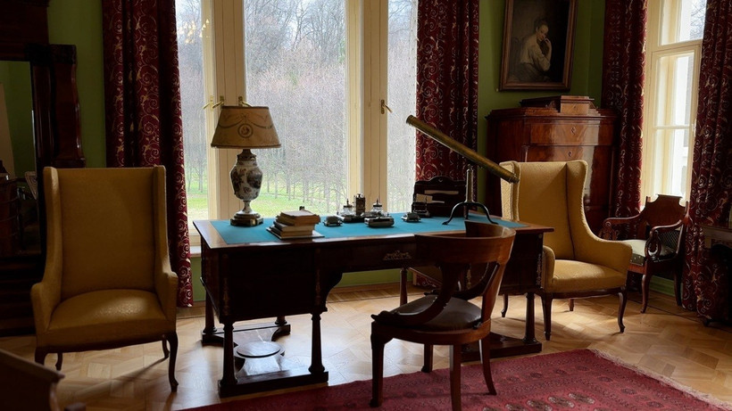 Bàn làm việc của V.I.Lenin tại bảo tàng. (Ảnh: TTXVN phát)