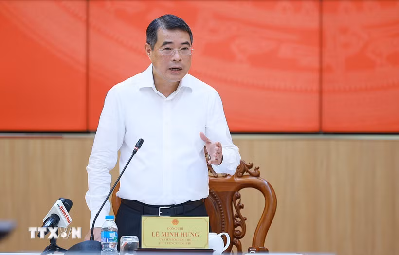 Thủ tướng Lê Minh Hưng làm việc với Ban Thường vụ Thành ủy Cần Thơ. (Ảnh: Dương Giang/TTXVN)
