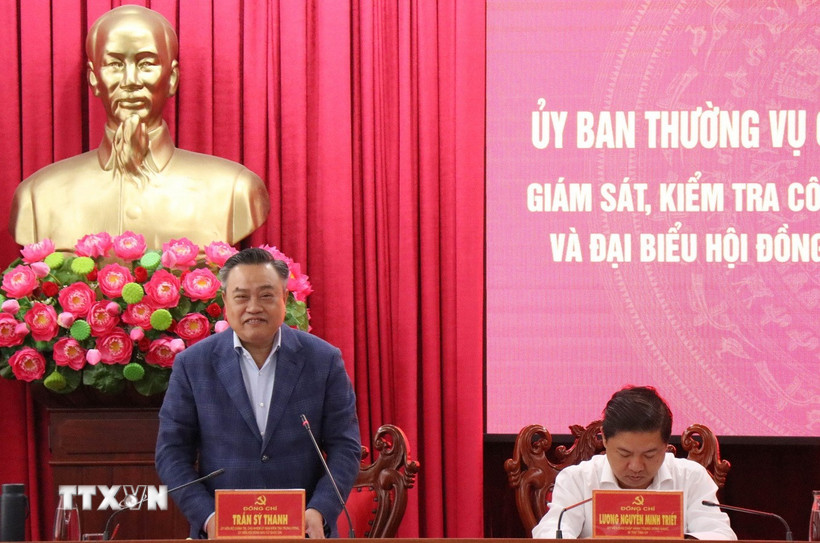 Ông Trần Sỹ Thanh, Ủy viên Bộ Chính trị, Bí thư Trung ương Đảng, Chủ nhiệm Ủy ban Kiểm tra Trung ương, Ủy viên Hội đồng Bầu cử quốc gia, phát biểu chỉ đạo. (Ảnh: Ngọc Minh/TTXVN)