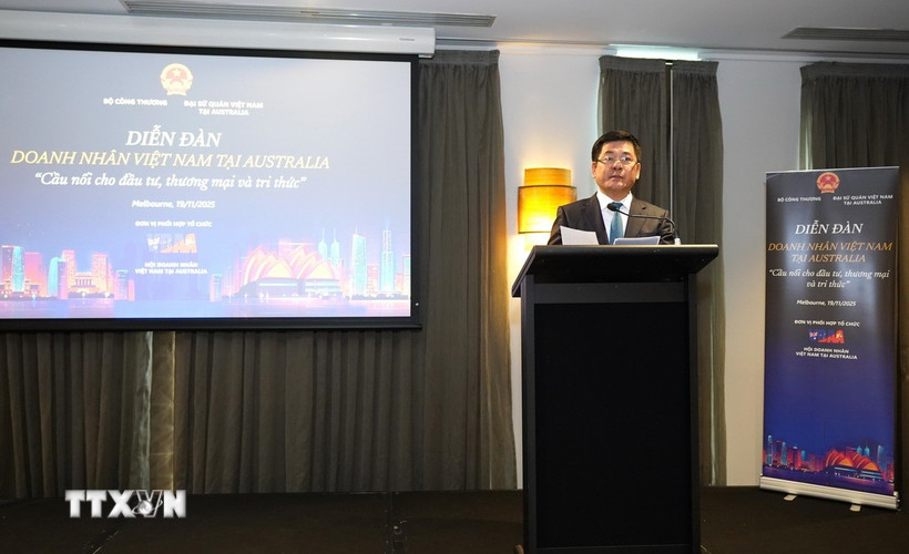 Bộ trưởng Bộ Công thương Nguyễn Hồng Diên phát biểu tại diễn đàn. (Ảnh: Lê Đạt/TTXVN)