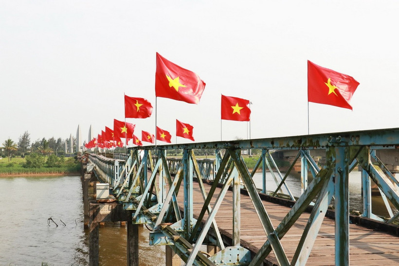 Cầu Hiền Lương–sông Bến Hải thuộc Di tích quốc gia đặc biệt Đôi bờ Hiền Lương-Bến Hải, tỉnh Quảng Trị. (Ảnh: Nguyên Lý/TTXVN)