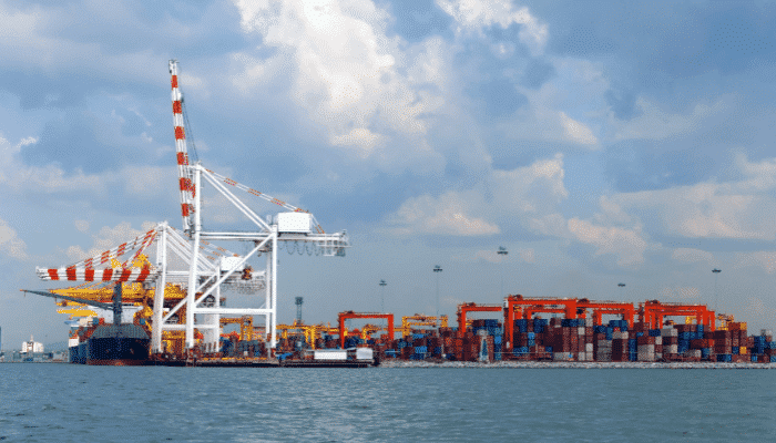 Campuchia kêu gọi Mỹ đàm phán về vấn đề thuế quan. (Nguồn: Marineinsight)