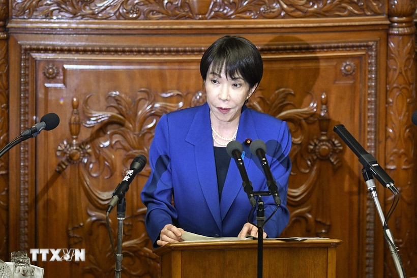 Tân Thủ tướng Nhật Bản Sanae Takaichi phát biểu trước Quốc hội ở Tokyo ngày 24/10/2025. (Nguồn: Kyodo/TTXVN)