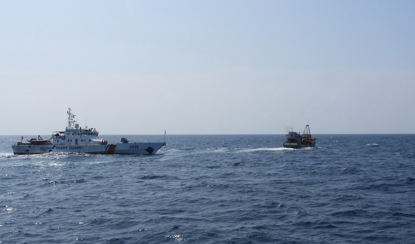 Lực lượng chức năng Bộ Tư lệnh Vùng Cảnh sát biển 4 tuần tra, kiểm soát trên khu vực biển Tây Nam. (Ảnh: TTXVN phát)