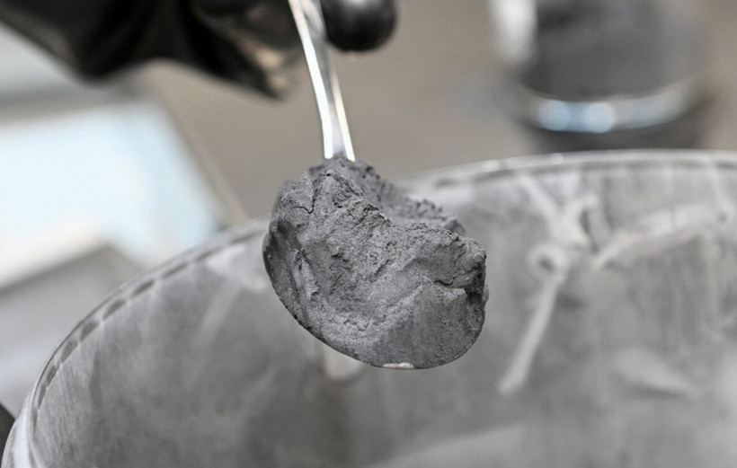 Theo dữ liệu của BloombergNEF, năm ngoái, Mỹ nhập khoảng 180.000 tấn graphit, trong đó khoảng 2/3 đến từ Trung Quốc. (Nguồn: Reuters)