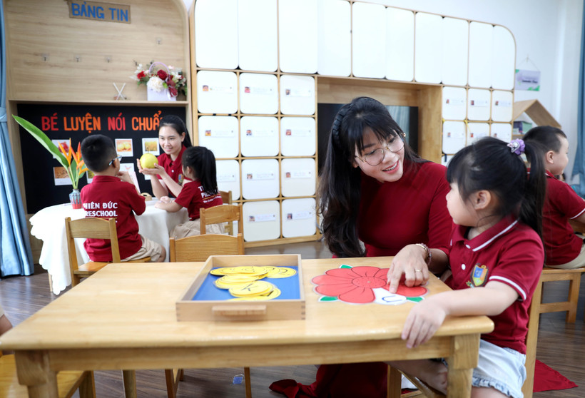 Các cơ sở giáo dục trên địa bàn tỉnh Hưng Yên đã và đang đổi mới mạnh mẽ phương pháp giáo dục, qua đó tạo chuyển biến tích cực trong hoạt động giảng dạy, nâng cao năng lực học sinh. (Ảnh: Thế Duyệt/TTXVN)