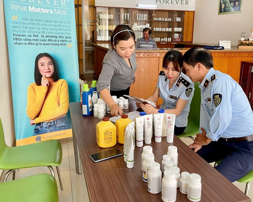 Các doanh nghiệp kinh doanh theo phương thức đa cấp trên địa bàn tỉnh chủ yếu kinh doanh thực phẩm chức năng, mỹ phẩm và hàng tiêu dùng. (Nguồn: Vietnam+) Các doanh nghiệp kinh doanh theo phương thức đa cấp trên địa bàn tỉnh chủ yếu kinh doanh thực phẩm chức năng, mỹ phẩm và hàng tiêu dùng. (Nguồn: Vietnam+)