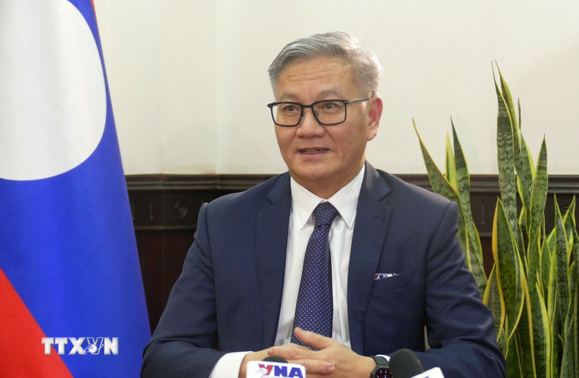 Bộ trưởng Bộ Ngoại giao Lào Thongsavanh Phomvihane trả lời phỏng vấn. (Ảnh: Xuân Tú/TTXVN)