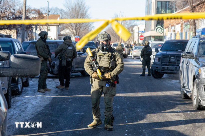 Cảnh sát được triển khai tại Minneapolis, bang Minnesota, Mỹ, ngày 24/1/2026. (Nguồn: AA/TTXVN)