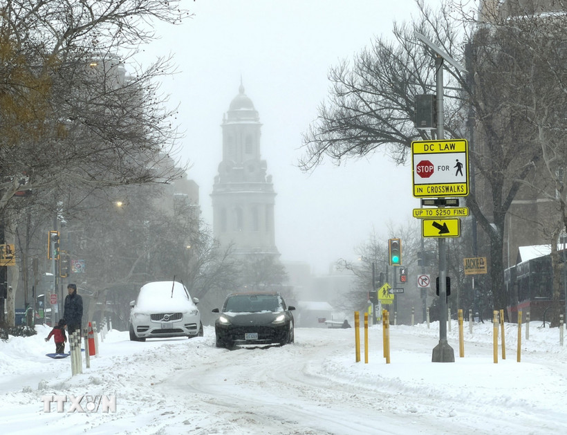 Thủ đô Washington DC phủ trắng trong cơn bão tuyết ngày 25/1/2026. (Ảnh: Ngọc Quang/TTXVN)